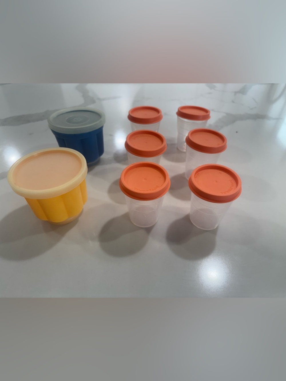 Vintage‎ Tupperware Jello Mold Set 6 Cups 2oz Shot/Condiment Lids